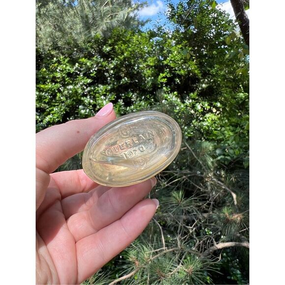 Vintage Guerlain Eau de Cologne Impériale Bee Bottle Extra Dry 2 Fl. Oz. - Picture 6 of 6